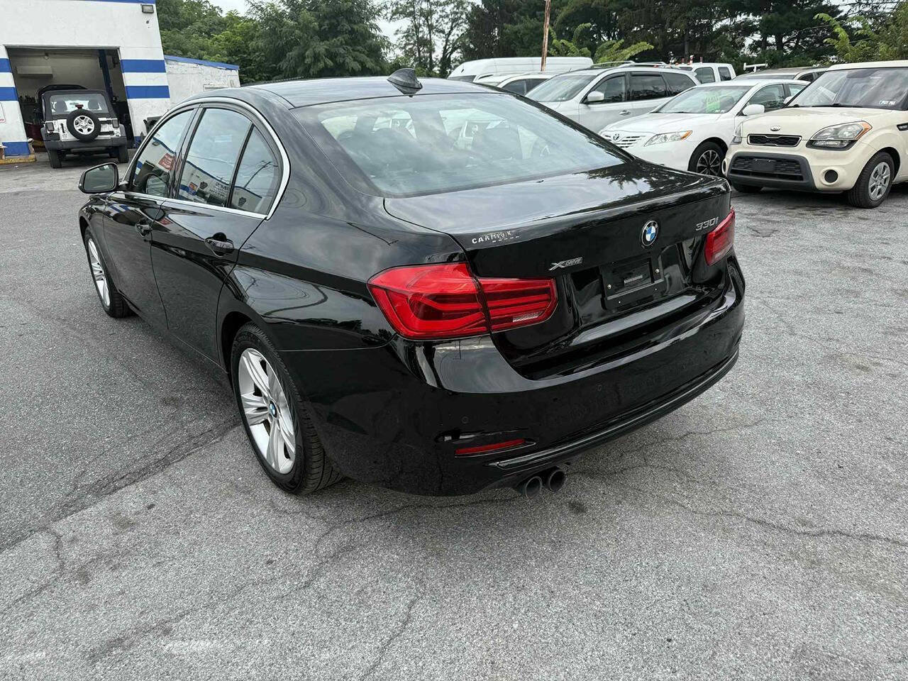 Used 2017 BMW 330i xDrive Sedan image 4