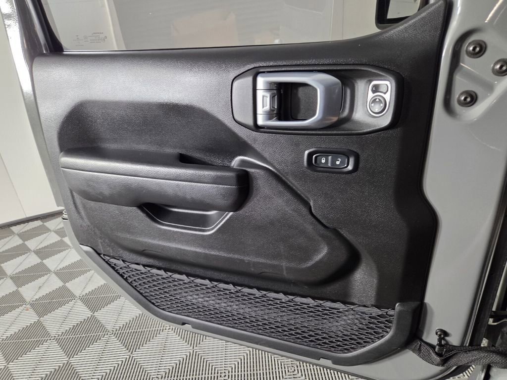 Certified 2021 Jeep Wrangler Willys image 19