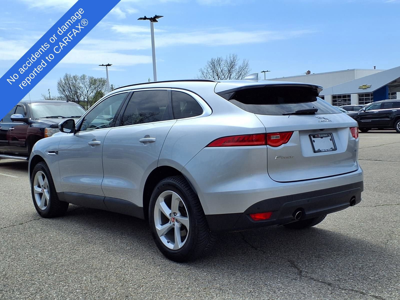 Used 2019 Jaguar F-PACE Premium image 8