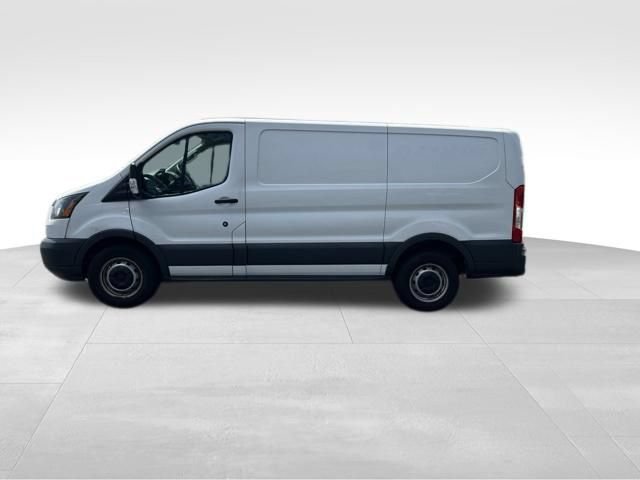 Used 2017 Ford Transit 150 130 Low Roof RWD image 4