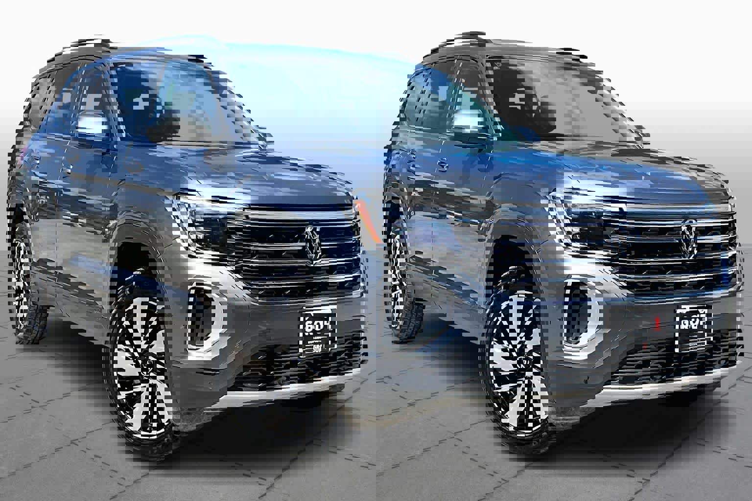 Used 2024 Volkswagen Atlas SE image 3