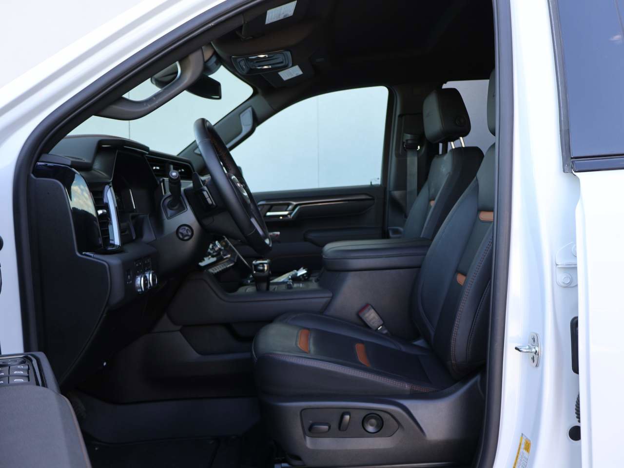 Used 2025 GMC Sierra 1500 AT4 AWD/4WD image 8
