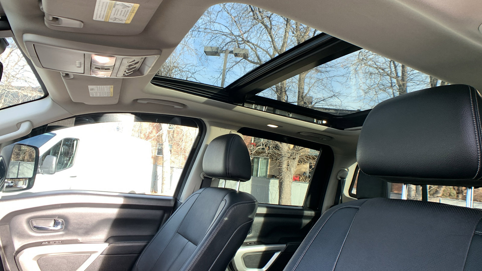 Used 2020 Nissan Titan SL w/ Moonroof Package image 11