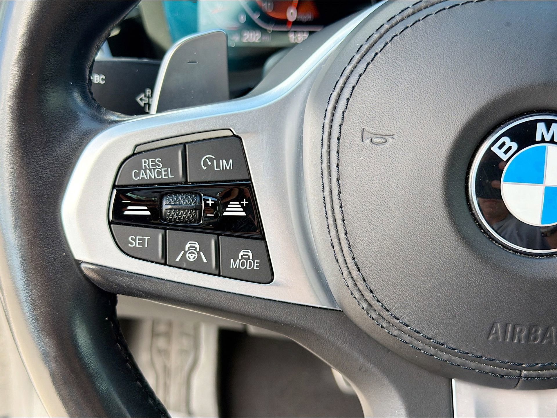 Used 2021 BMW 530i w/ M Sport Package image 38