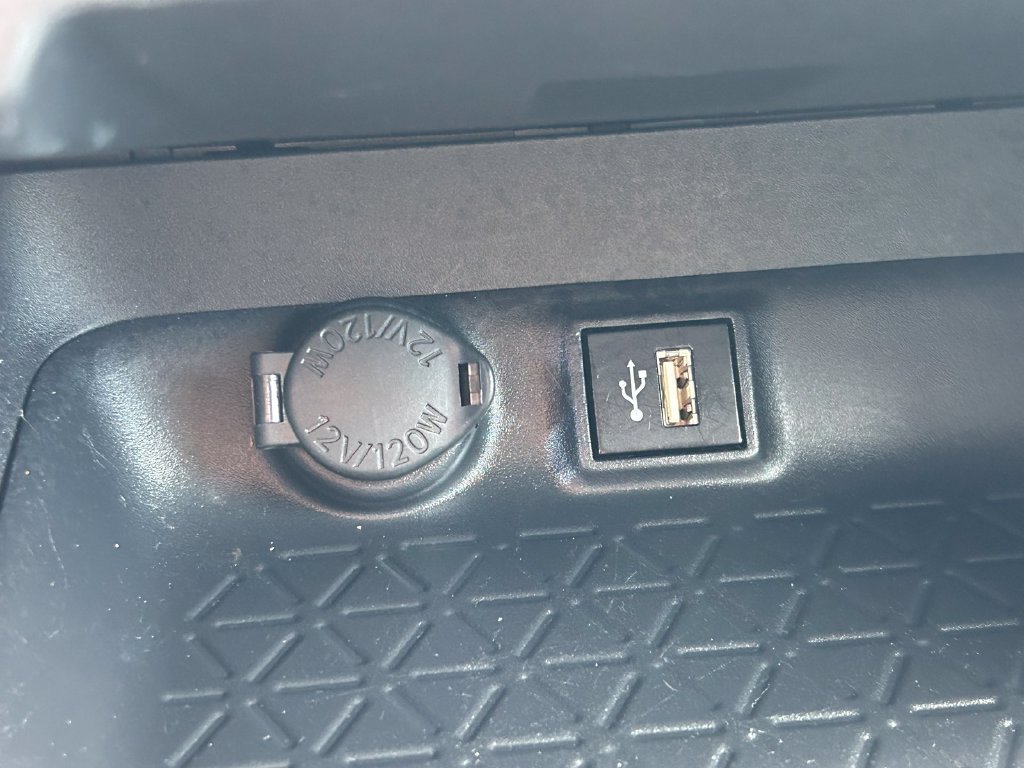 Certified 2025 Toyota RAV4 XLE FWD image 26