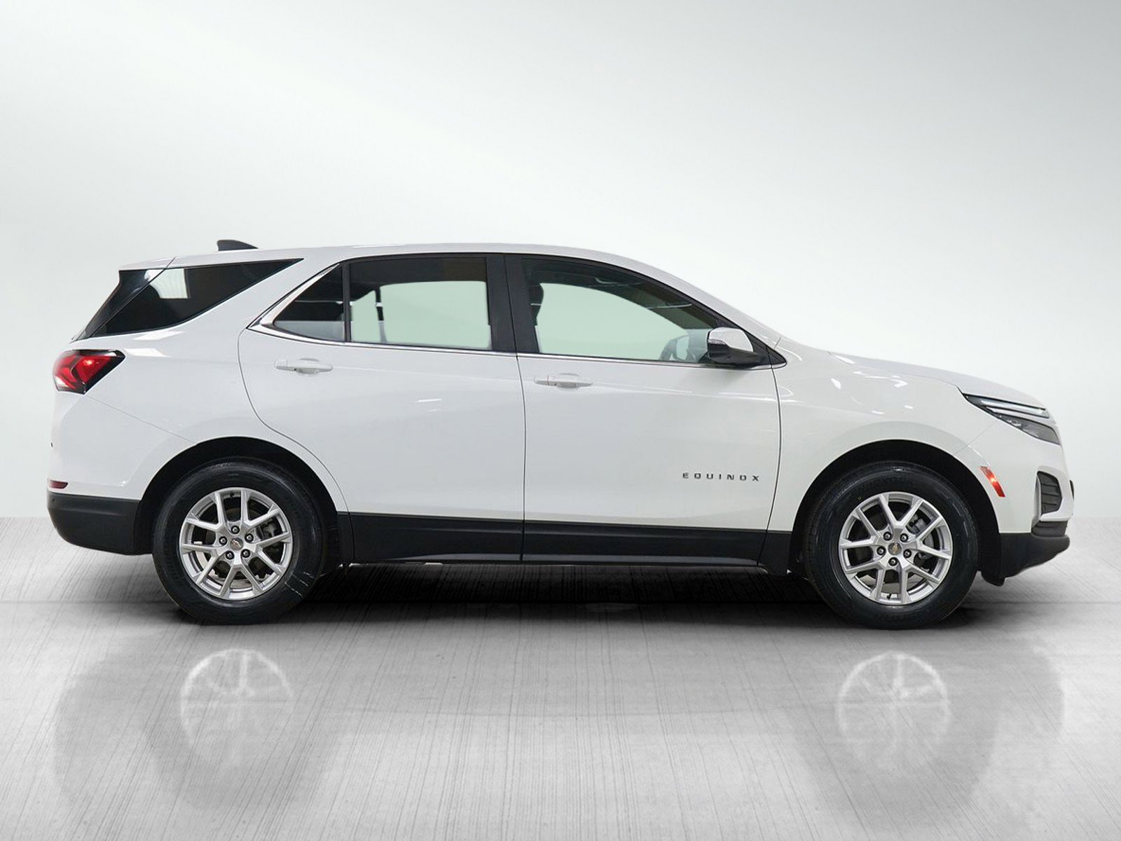 Used 2024 Chevrolet Equinox LT image 6