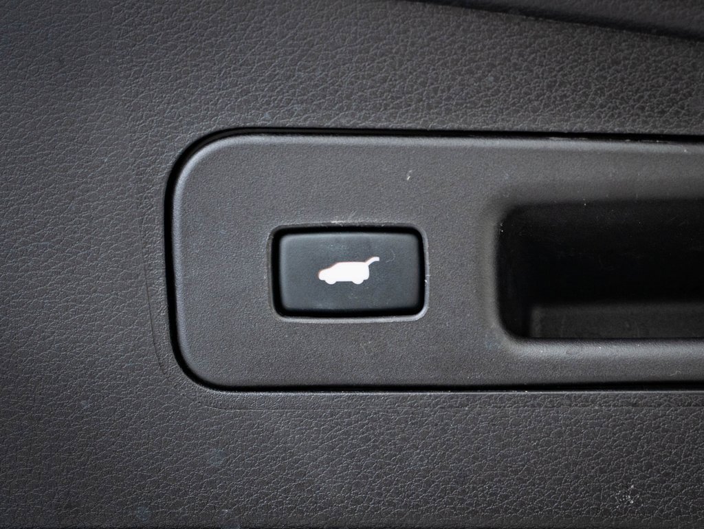 Used 2019 Acura MDX FWD w/ Advance Package image 18