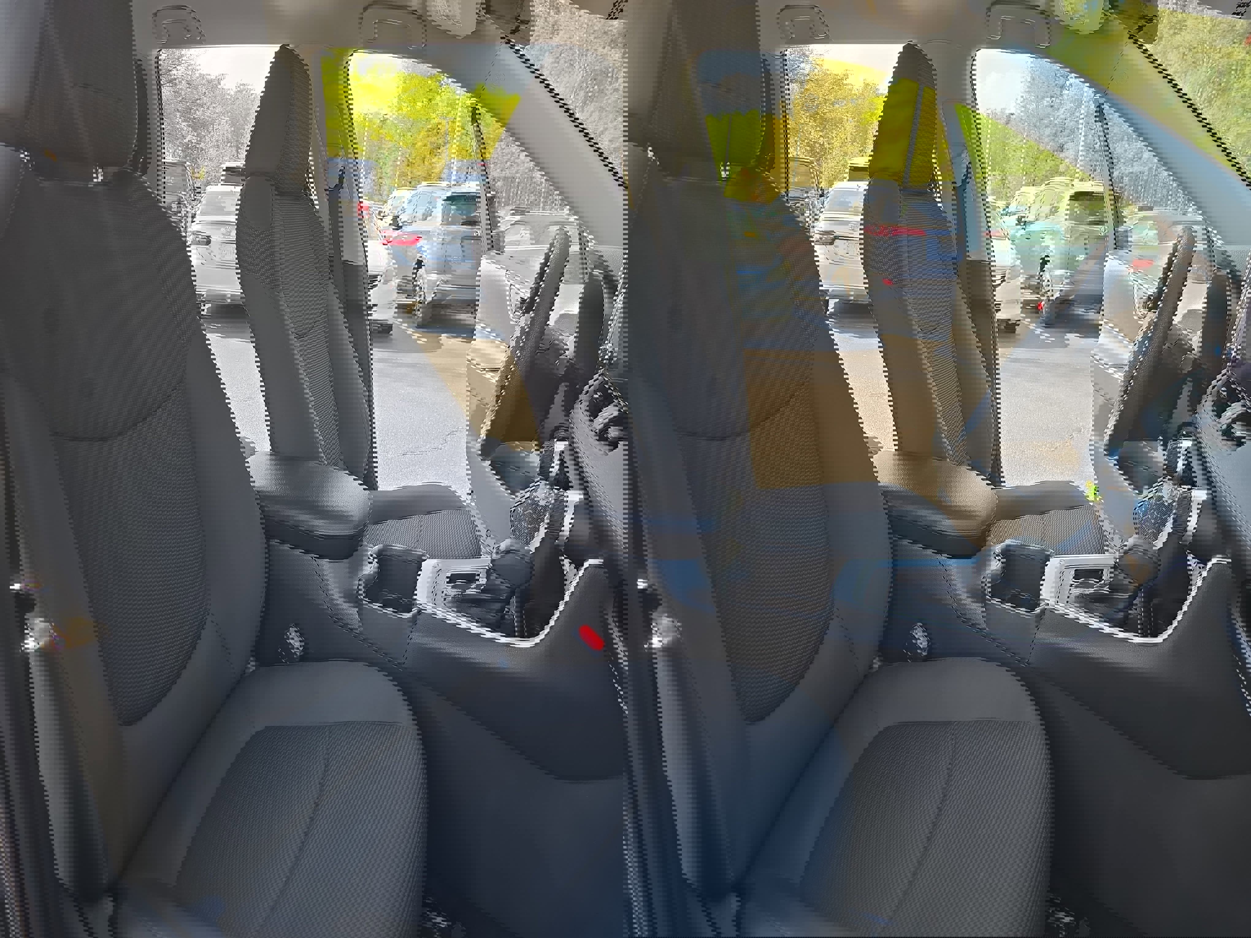 Used 2023 Toyota RAV4 LE image 10