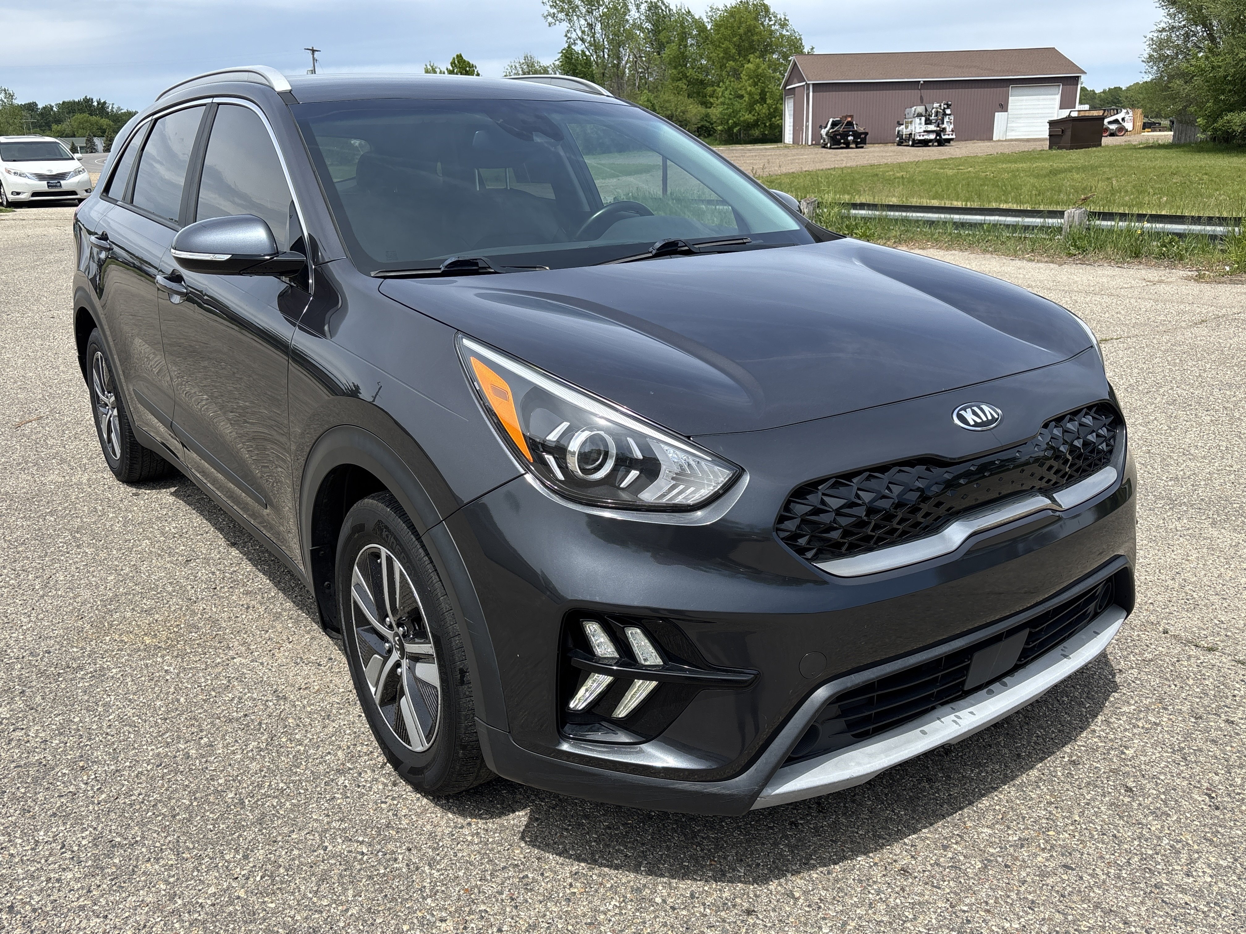 Used 2020 Kia Niro EX FWD image 1