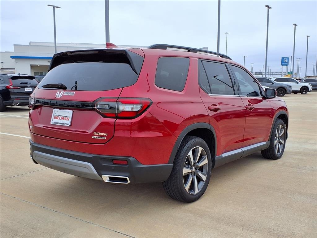 Used 2025 Honda Pilot Touring image 7