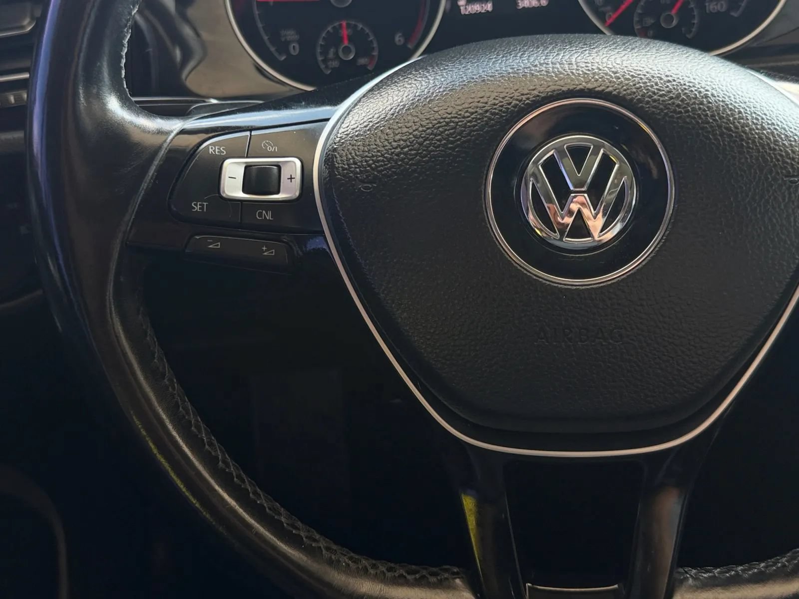 Used 2015 Volkswagen Golf TDI SEL FWD image 29