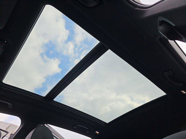 Used 2025 BMW X5 sDrive40i w/ Premium Package image 30