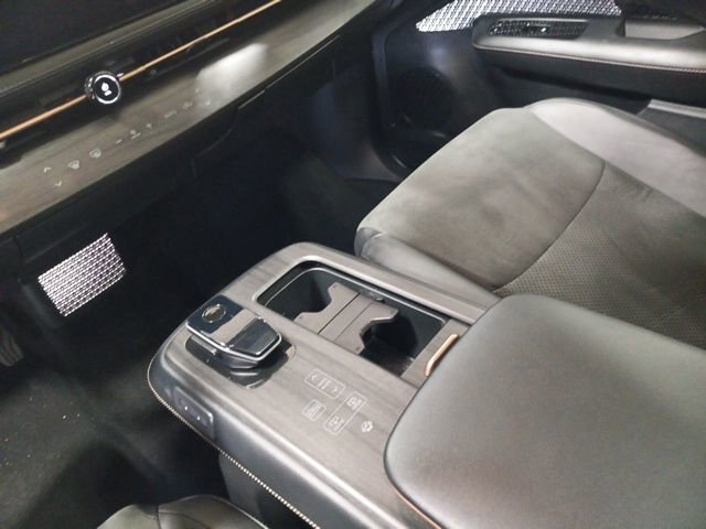 Used 2024 Nissan Ariya AWD image 15