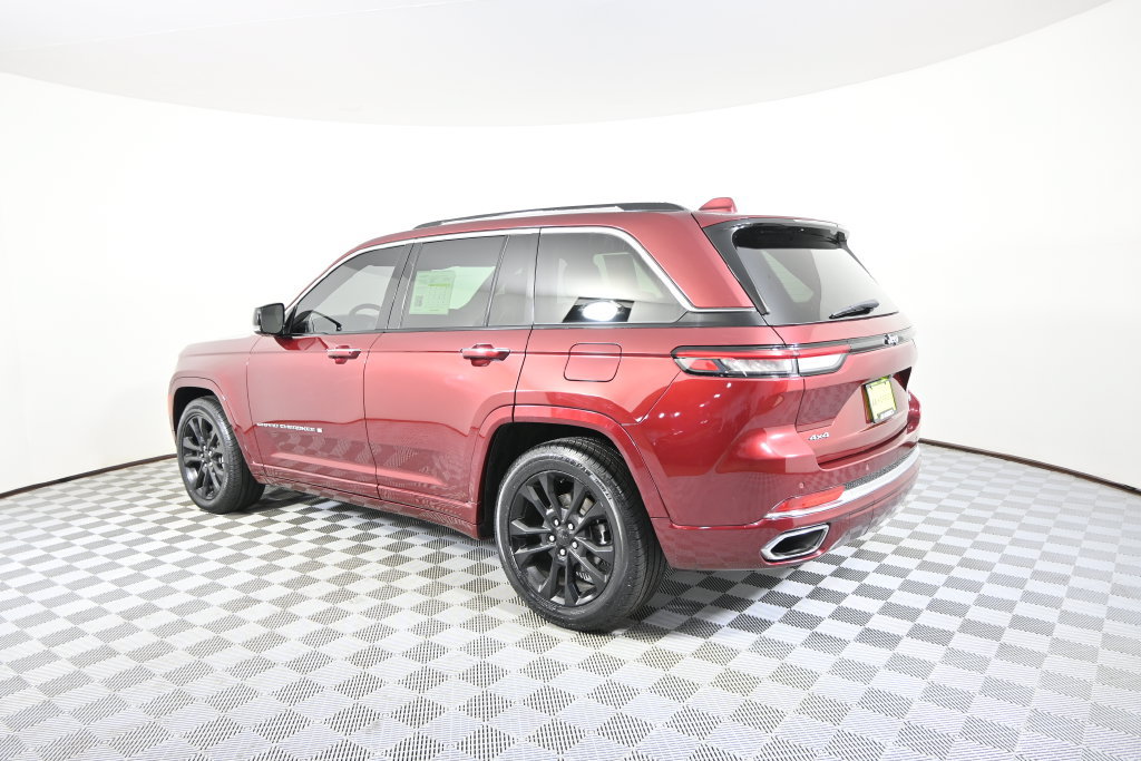 Used 2022 Jeep Grand Cherokee Overland AWD/4WD image 4