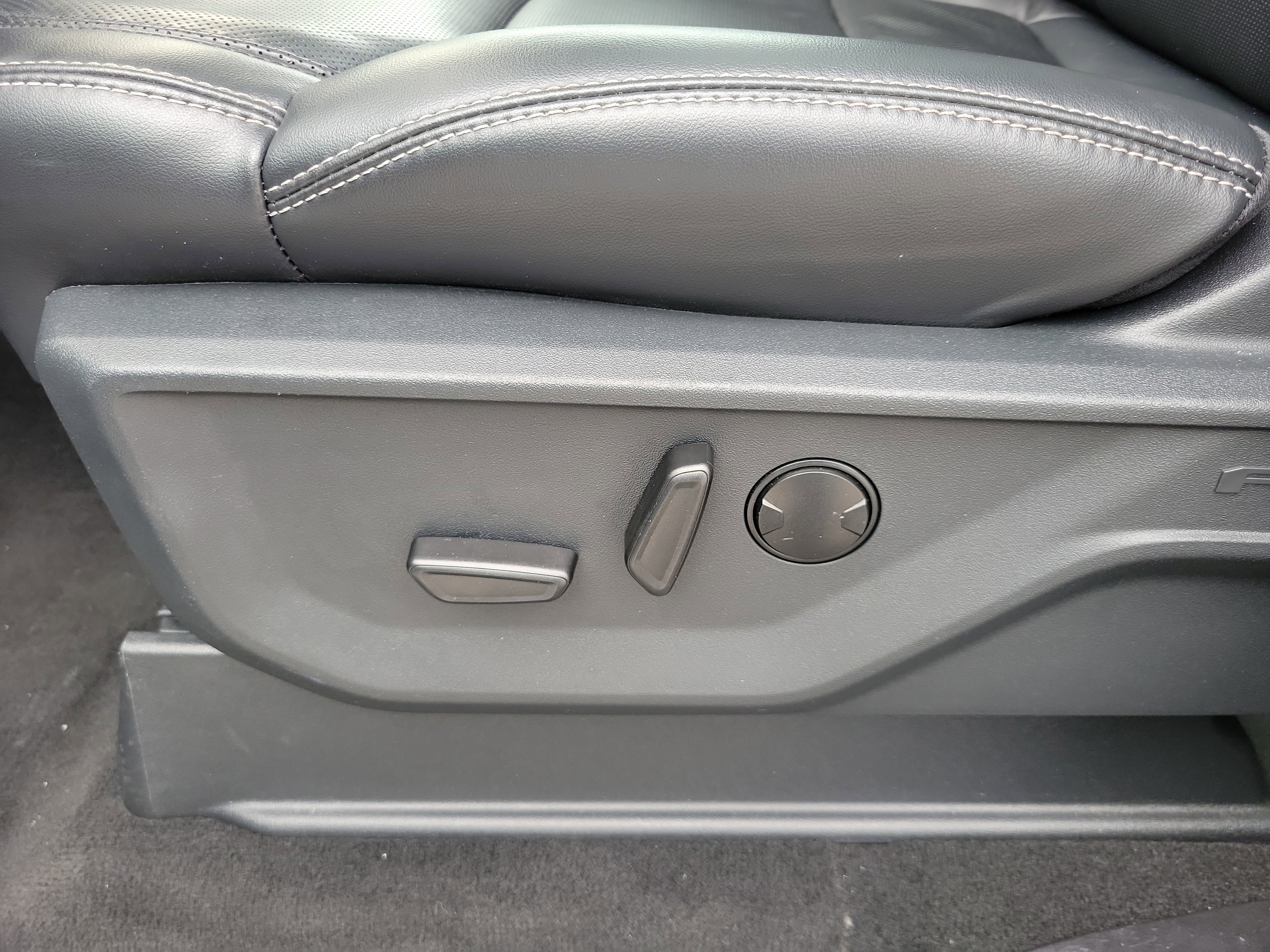 Certified 2025 Ford Expedition Platinum AWD/4WD image 14