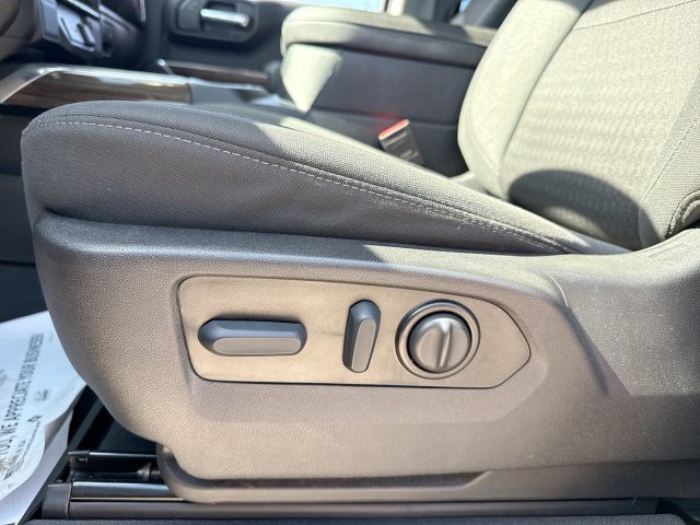 Used 2022 Chevrolet Silverado 1500 LT Trail Boss w/ LPO, Dark Essentials Package AWD/4WD image 12