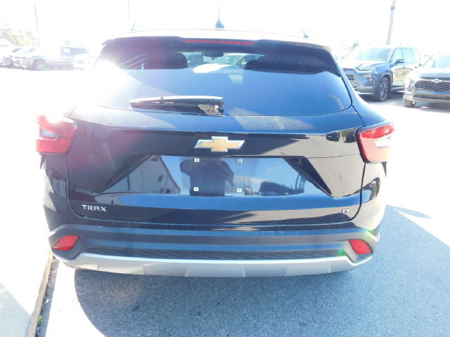 Used 2026 Chevrolet Trax LT FWD image 12