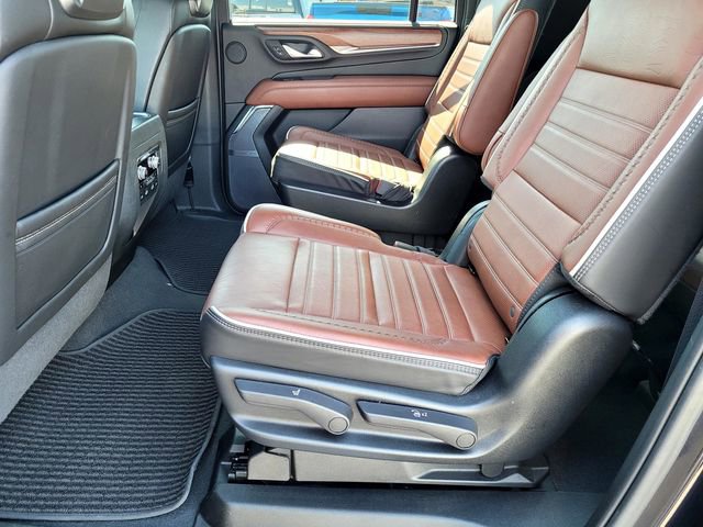 Used 2023 GMC Yukon XL Denali Ultimate image 18