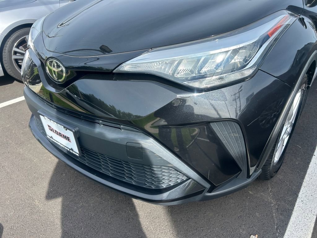 Used 2020 Toyota C-HR LE FWD image 29
