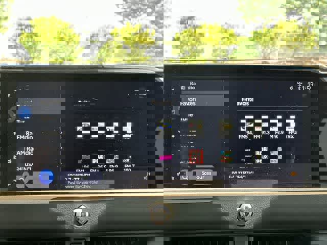 Used 2025 Toyota Crown Platinum AWD/4WD image 11