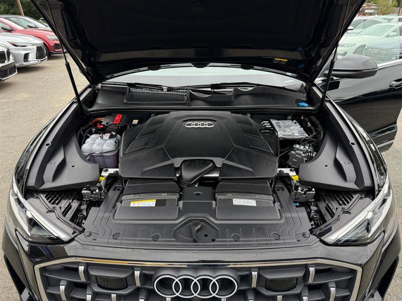 Used 2024 Audi Q8 Premium Plus w/ Premium Plus Package image 18
