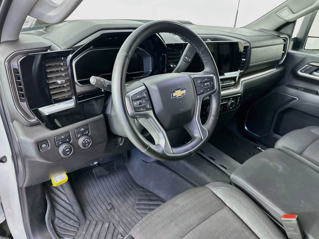 Used 2025 Chevrolet Silverado 2500 LT AWD/4WD image 29