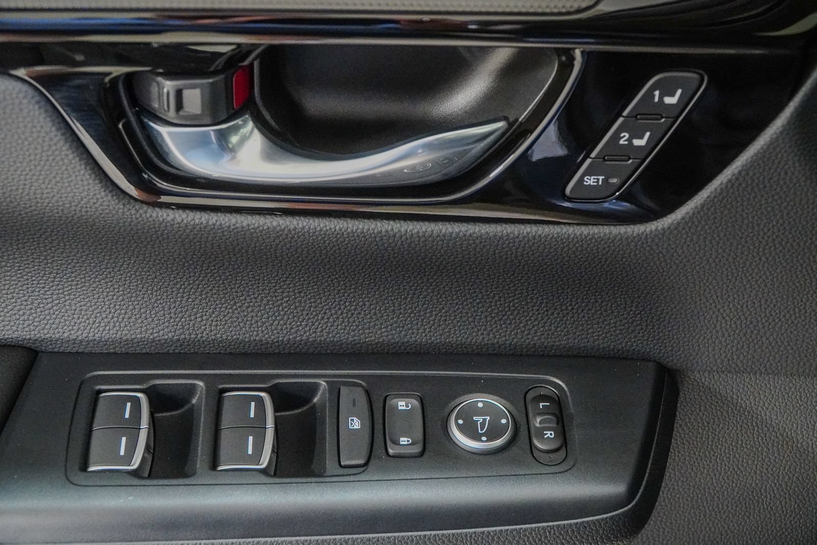 Certified 2025 Honda CR-V EX-L image 17