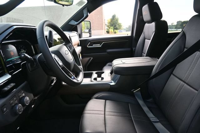 New 2026 Chevrolet Silverado 3500 High Country w/ High Country Premium Package AWD/4WD image 3