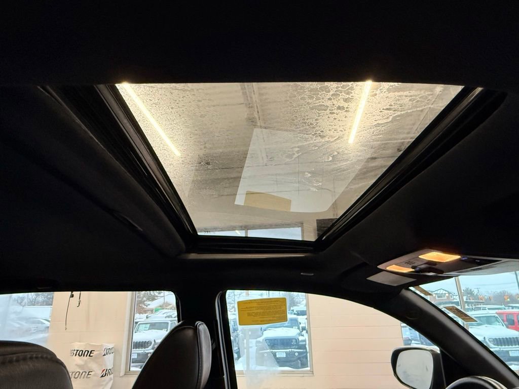 Used 2021 Toyota Tacoma Limited image 34