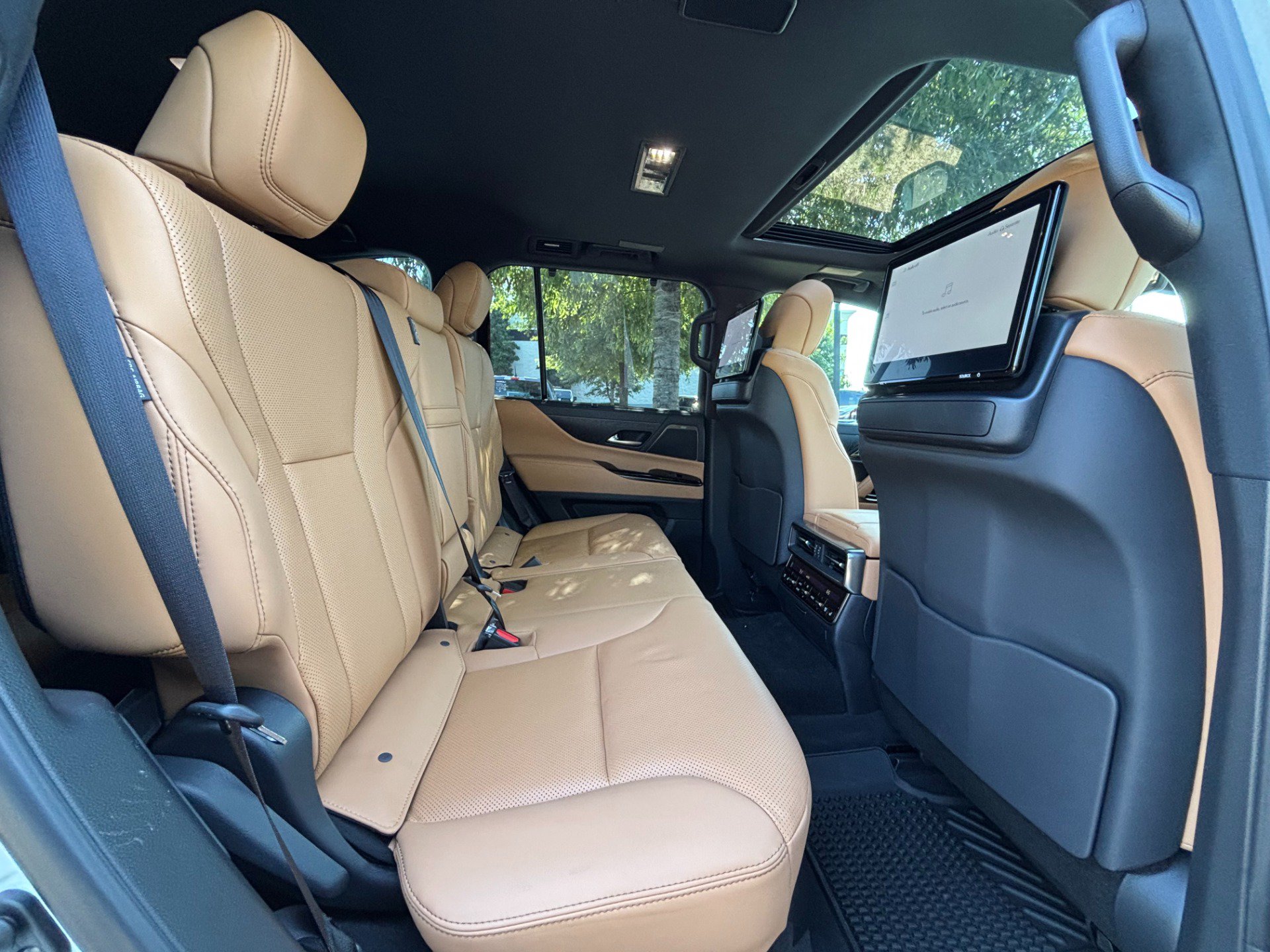 Used 2025 Lexus LX 700h Luxury w/ Appearance Package AWD/4WD image 22