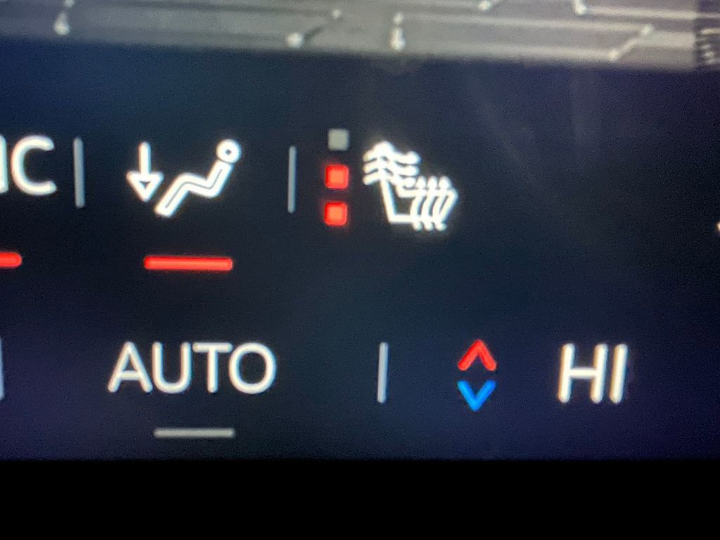 Used 2025 GMC Acadia Elevation image 31