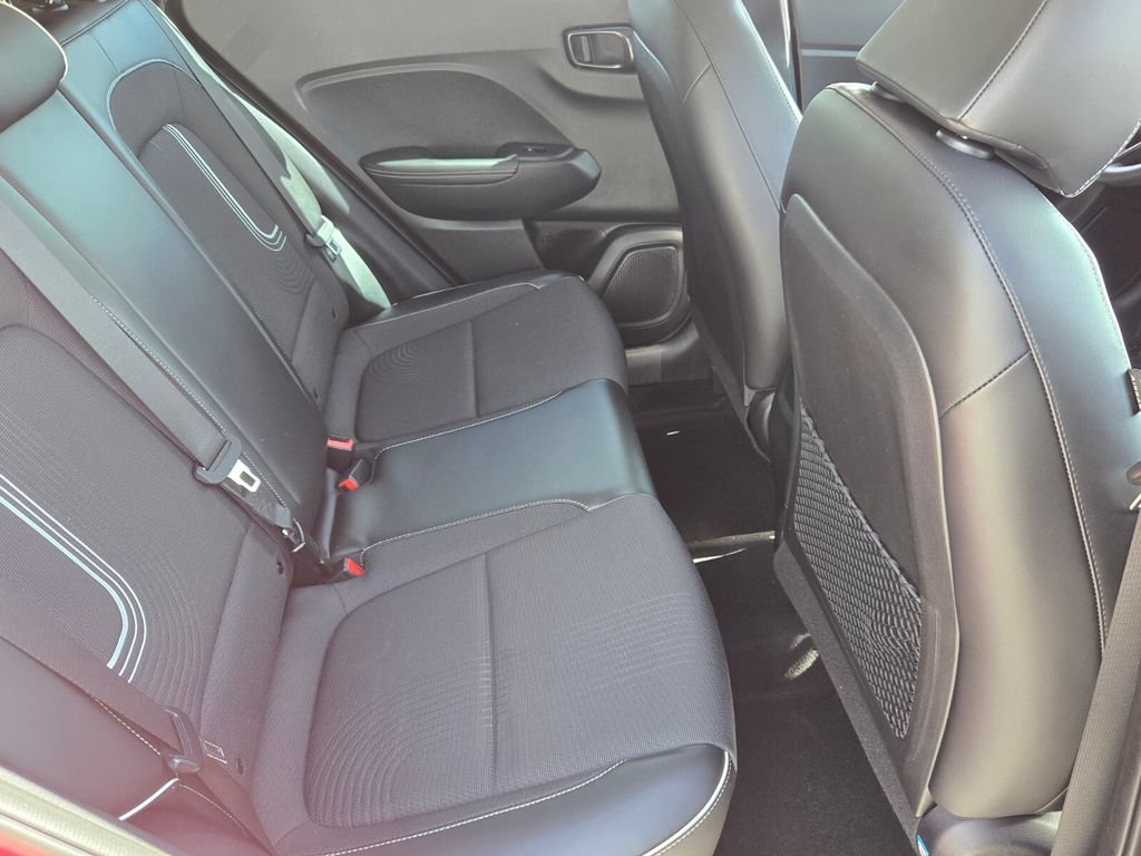 Used 2022 Hyundai Venue Limited w/ Cargo Package FWD image 16