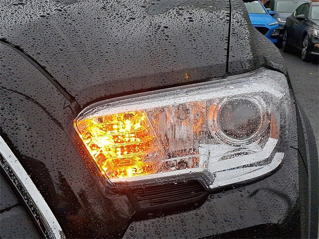 Used 2023 Toyota Tacoma TRD Sport image 9