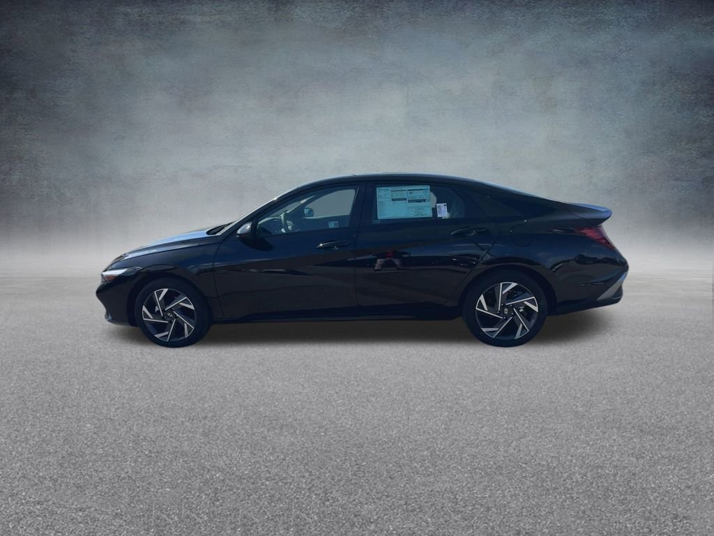 Used 2025 Hyundai Elantra Sport image 14