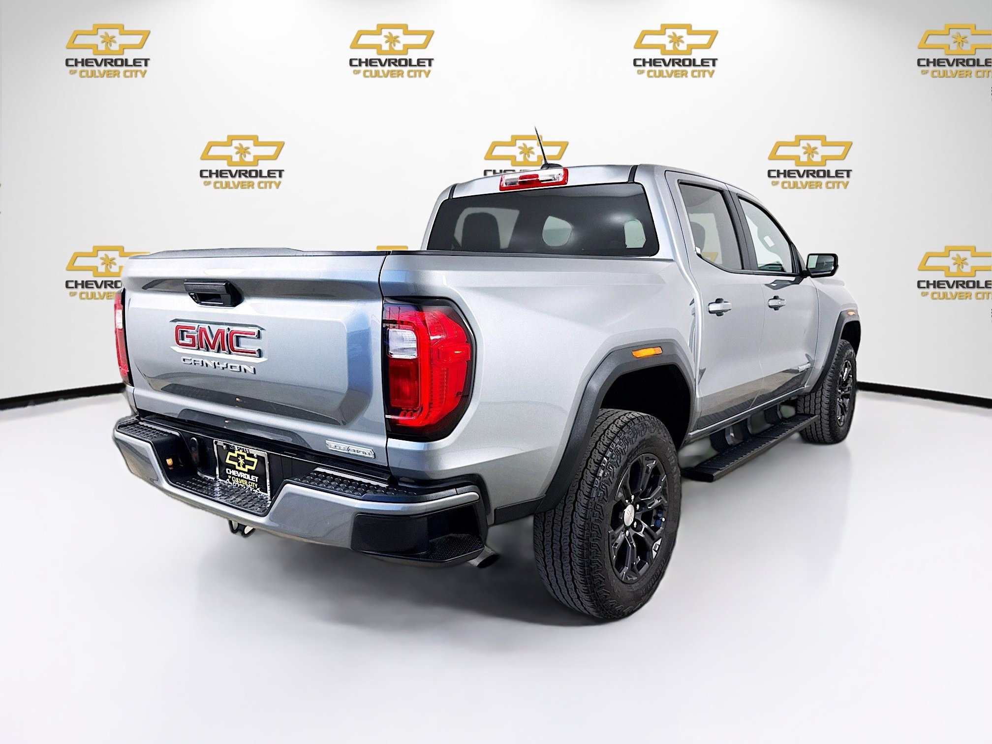Used 2024 GMC Canyon Elevation image 7