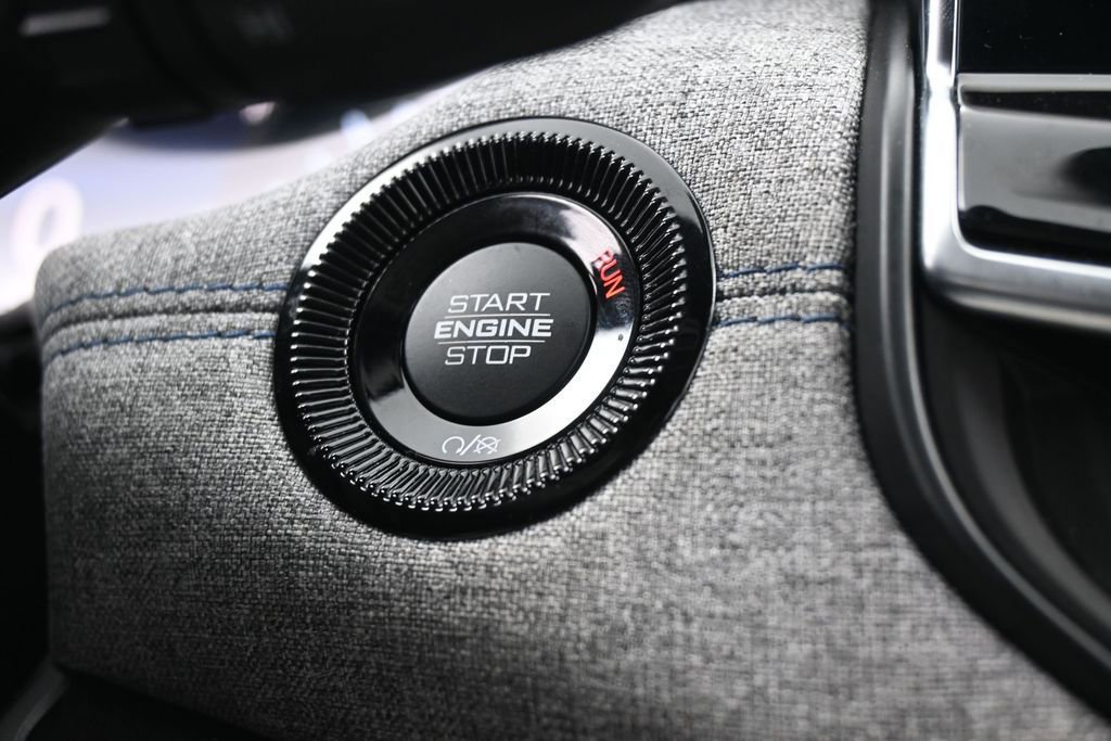 Used 2023 Jeep Compass Latitude AWD/4WD image 20