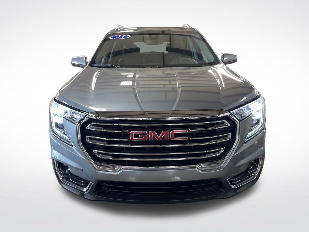 Used 2023 GMC Terrain SLT w/ LPO, Floor Liner Package AWD/4WD image 9