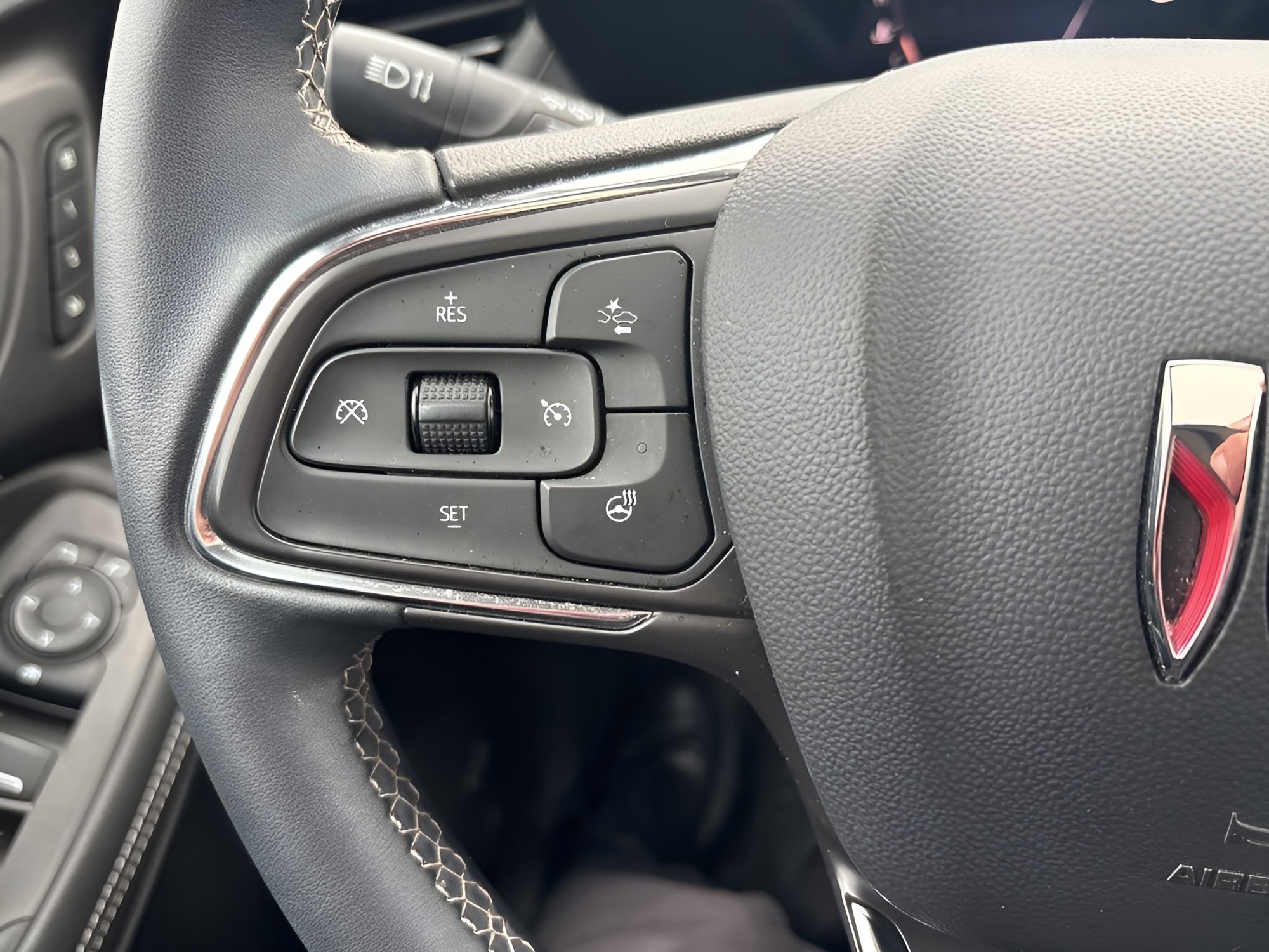 Used 2024 Buick Encore GX Avenir w/ Avenir Convenience Package image 23