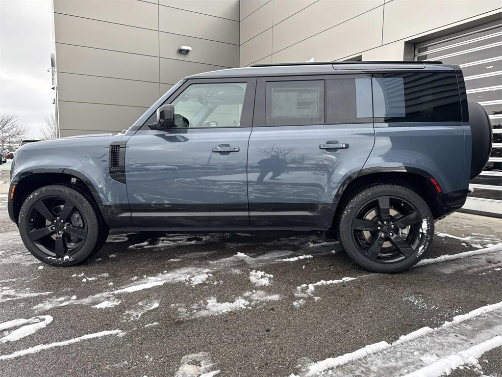 New 2026 Land Rover Defender 110 X-Dynamic SE image 4