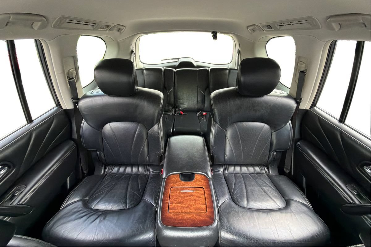Used 2015 INFINITI QX80 4WD w/ Deluxe Technology Package image 14