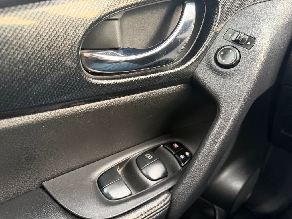 Used 2015 Nissan Rogue SL w/ SL Premium Package image 27