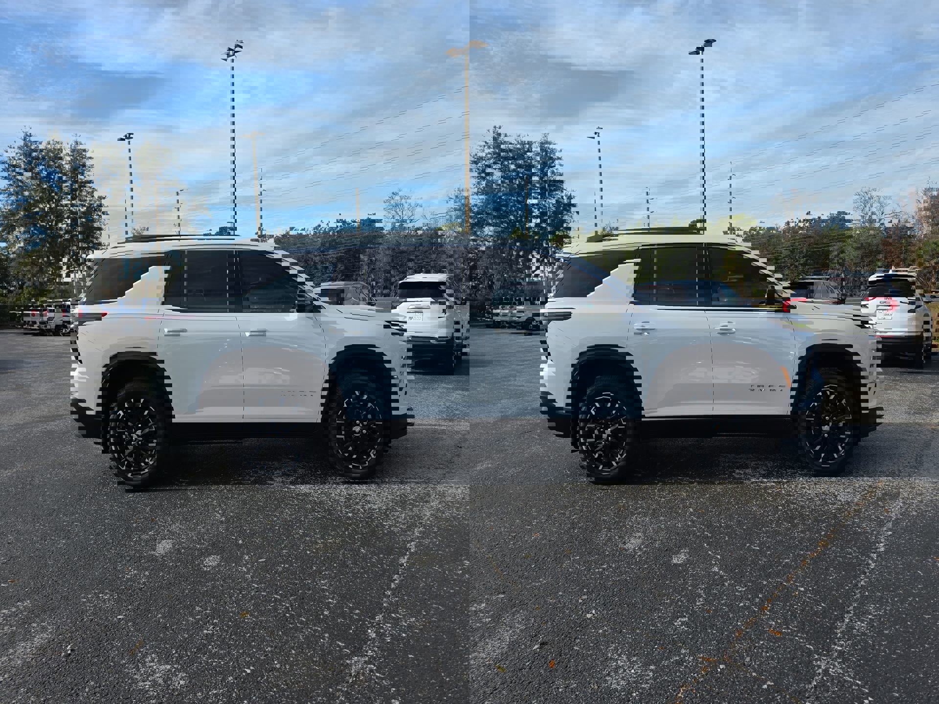 New 2026 Chevrolet Traverse LT w/ Sun and Wheel Package image 2