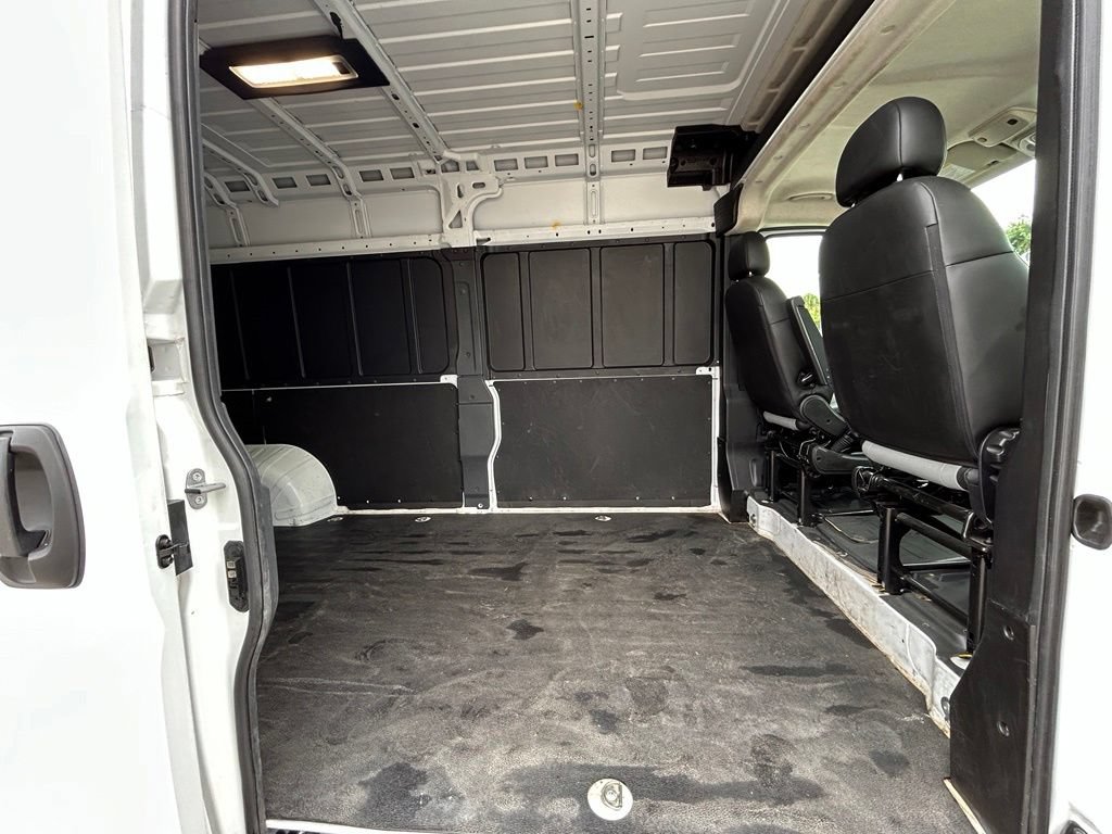 Used 2024 RAM ProMaster 2500 w/ Convenience Group FWD image 28