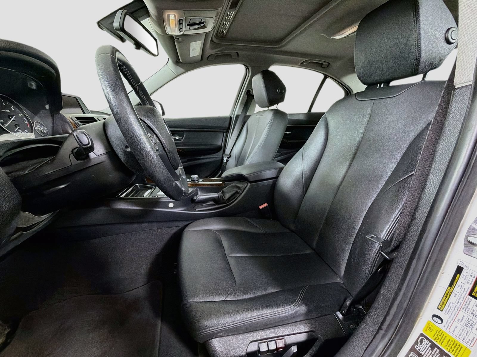 Used 2014 BMW 320i xDrive Sedan AWD/4WD image 12