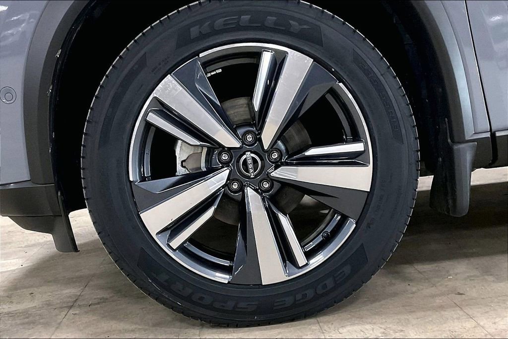 Used 2023 Nissan Rogue SL w/ SL Premium Package image 9