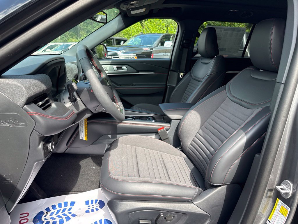 New 2026 Ford Explorer ST-Line w/ ST-Line Street Pack AWD/4WD image 11
