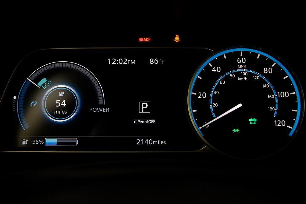 Used 2025 Nissan Leaf S image 19