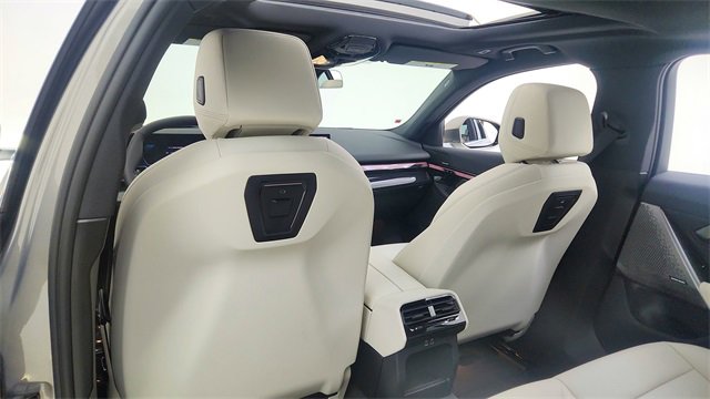 Used 2025 BMW i5 xDrive40 image 32