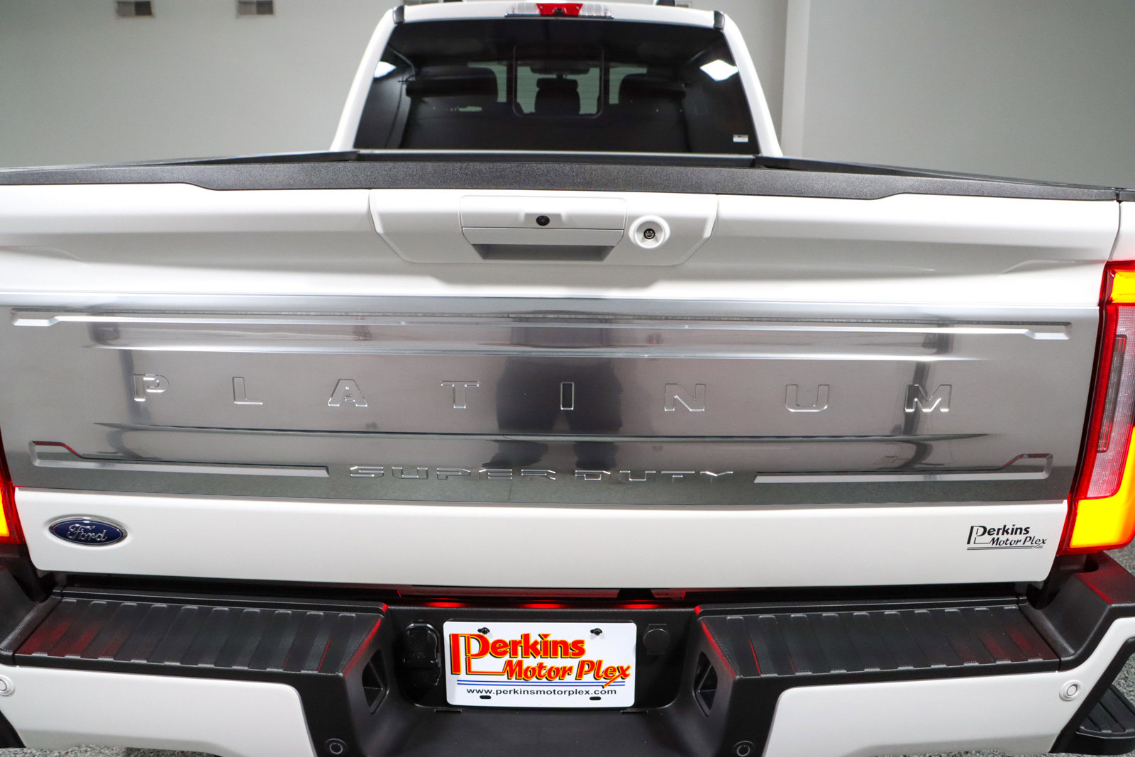 Used 2025 Ford F450 Platinum w/ Platinum Plus Package image 8