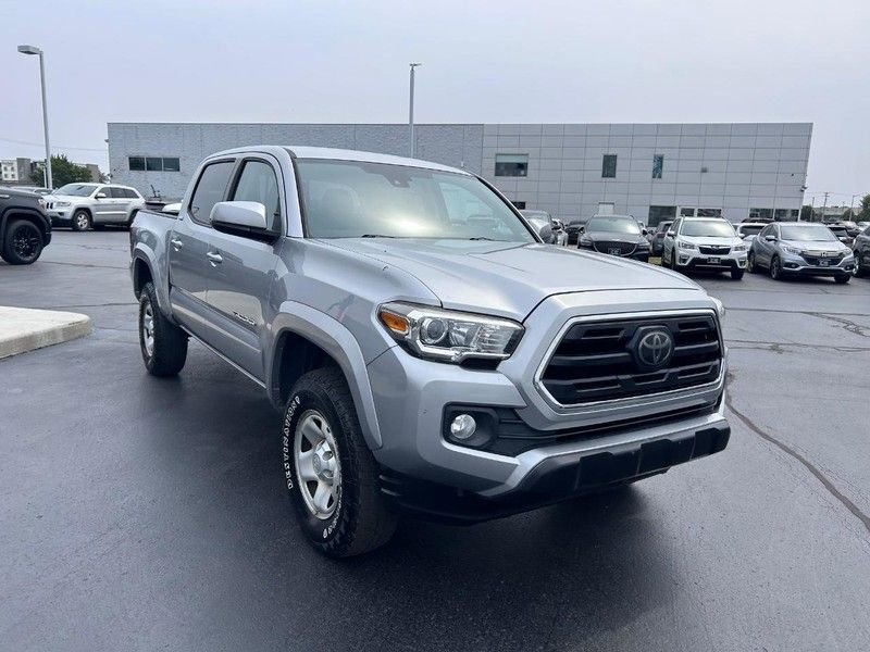 Used 2018 Toyota Tacoma SR5 image 3